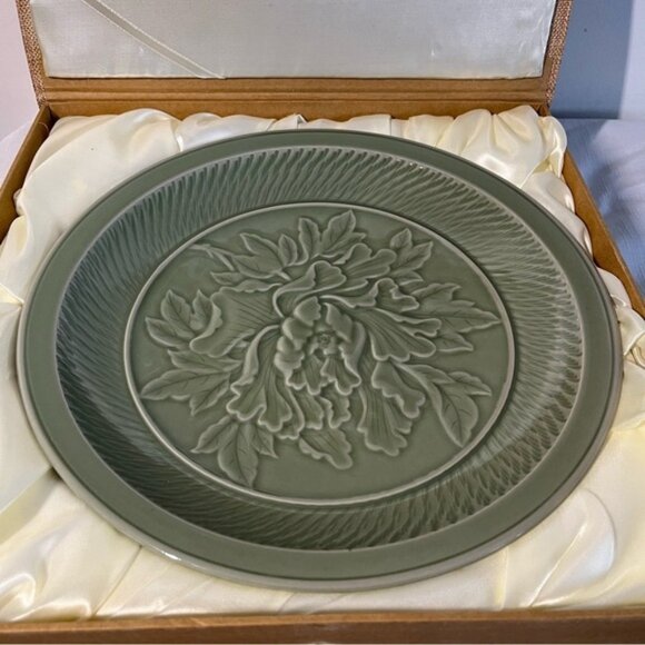 YUE DYNASTY KILN CELADON kiln glaze flower design dish decor Green  box - Picture 3 of 8